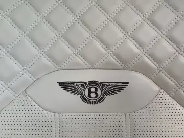 BENTLEY Bentayga V8