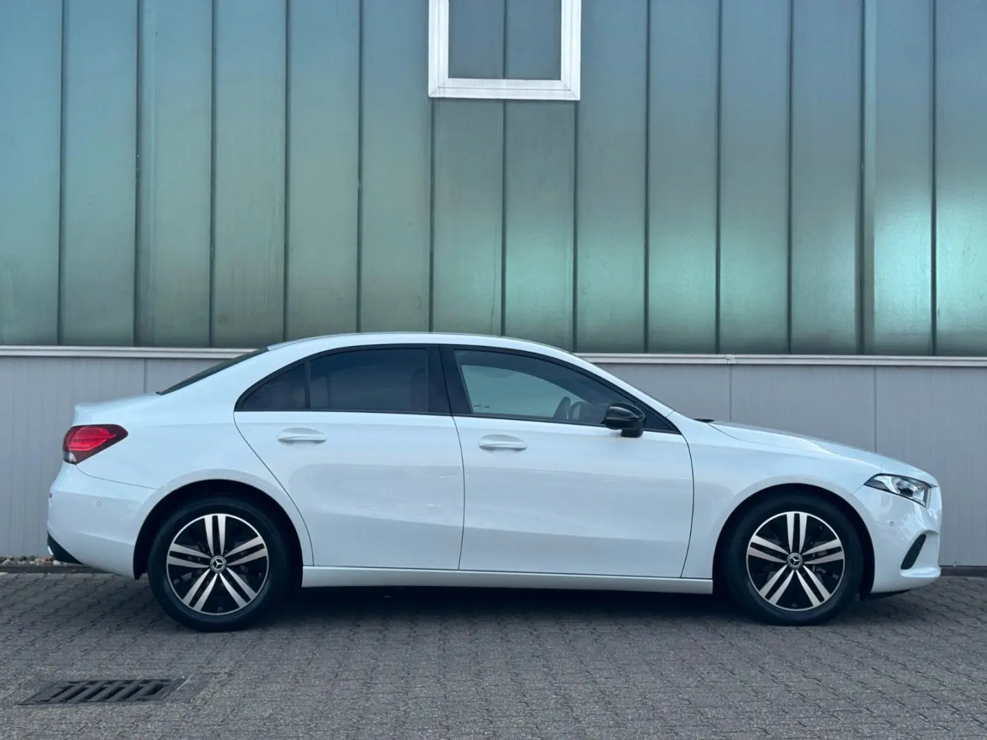 A 180d Progressive Limousine NAV CAM NIGHT 1.HD