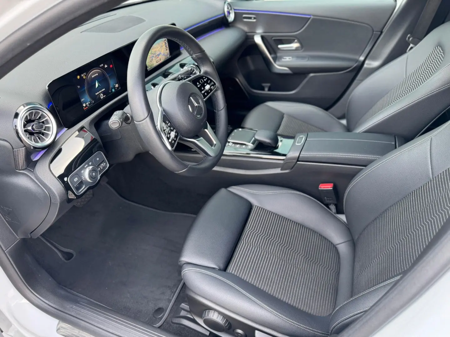 A 180d Progressive Limousine NAV CAM NIGHT 1.HD