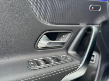 A 180d Progressive Limousine NAV CAM NIGHT 1.HD