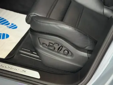 Cayenne Coupe S HUD Carbon DVD Fond