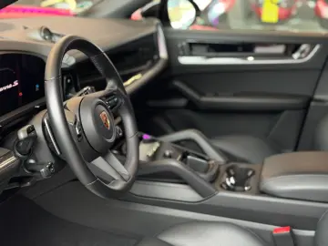 Cayenne Coupe S HUD Carbon DVD Fond