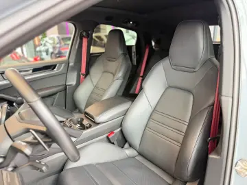 Cayenne Coupe S HUD Carbon DVD Fond