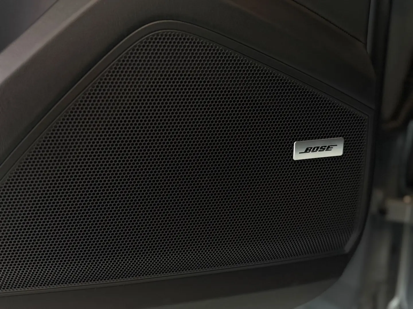 Cayenne Coupe S HUD Carbon DVD Fond