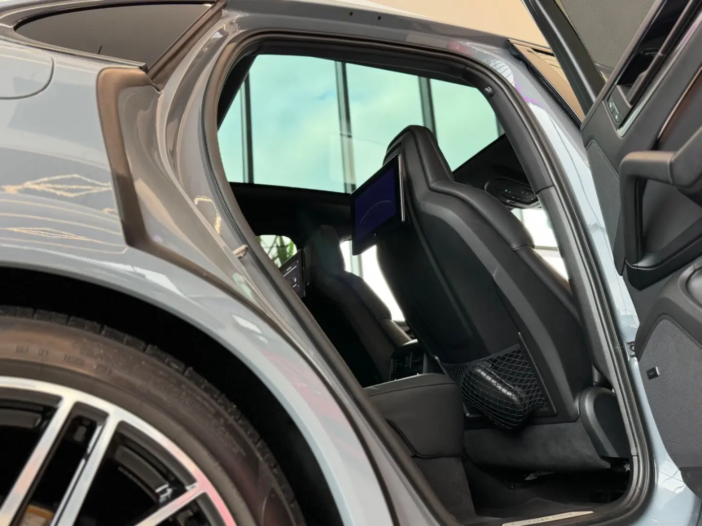 Cayenne Coupe S HUD Carbon DVD Fond