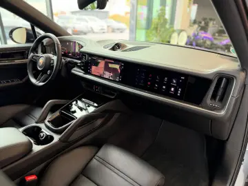 Cayenne Coupe S HUD Carbon DVD Fond