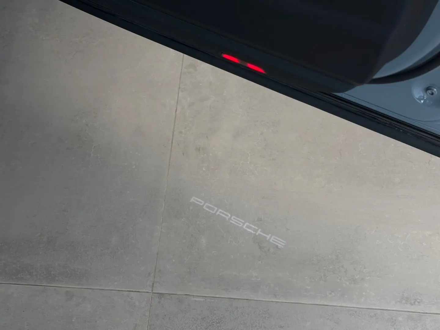 Cayenne Coupe S HUD Carbon DVD Fond