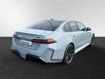 M5 Limousine MDriverPack. Carbon AHK B&W DA-Prof