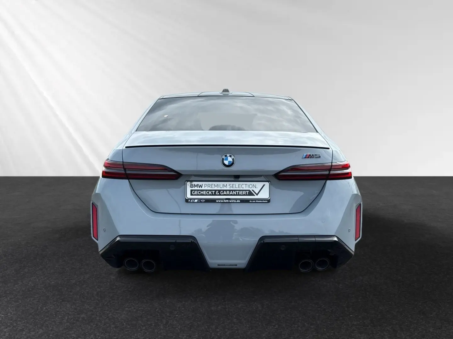 M5 Limousine MDriverPack. Carbon AHK B&W DA-Prof