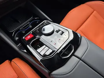 M5 Limousine MDriverPack. Carbon AHK B&W DA-Prof