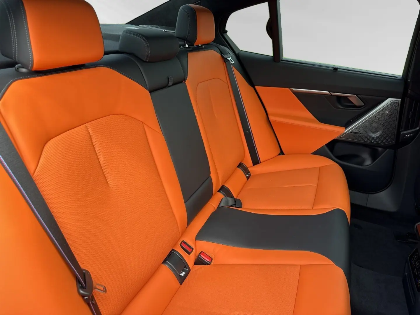 M5 Limousine MDriverPack. Carbon AHK B&W DA-Prof