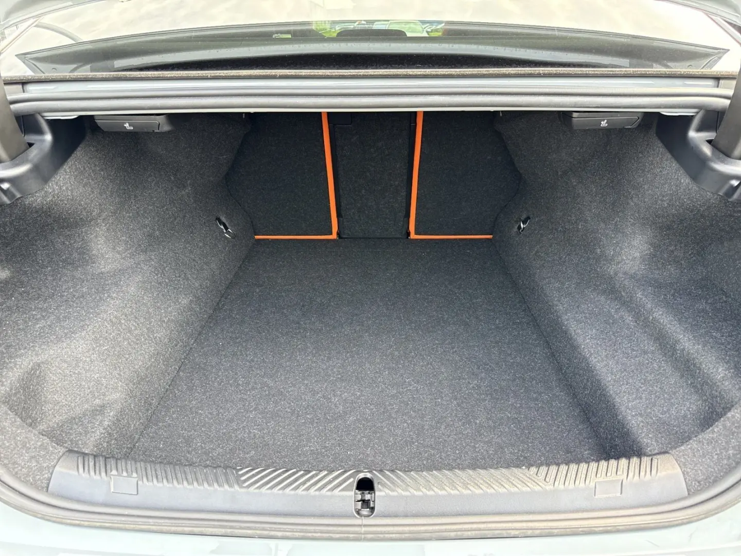 M5 Limousine MDriverPack. Carbon AHK B&W DA-Prof