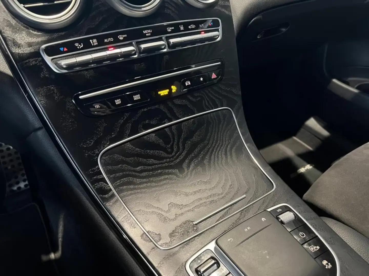 Mercedes-Benz GLC 300 e 4M AMG-Line Noapte AHK