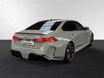 M5 Limousine M DriversPackage AHK Bowers&Wilkins