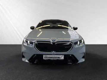 M5 Limousine M DriversPackage AHK Bowers&Wilkins