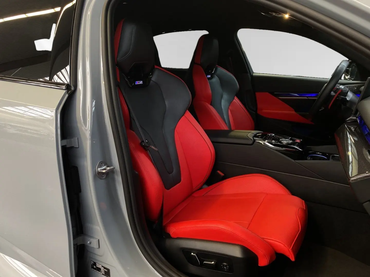 M5 Limousine M DriversPackage AHK Bowers&Wilkins