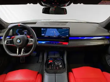 M5 Limousine M DriversPackage AHK Bowers&Wilkins