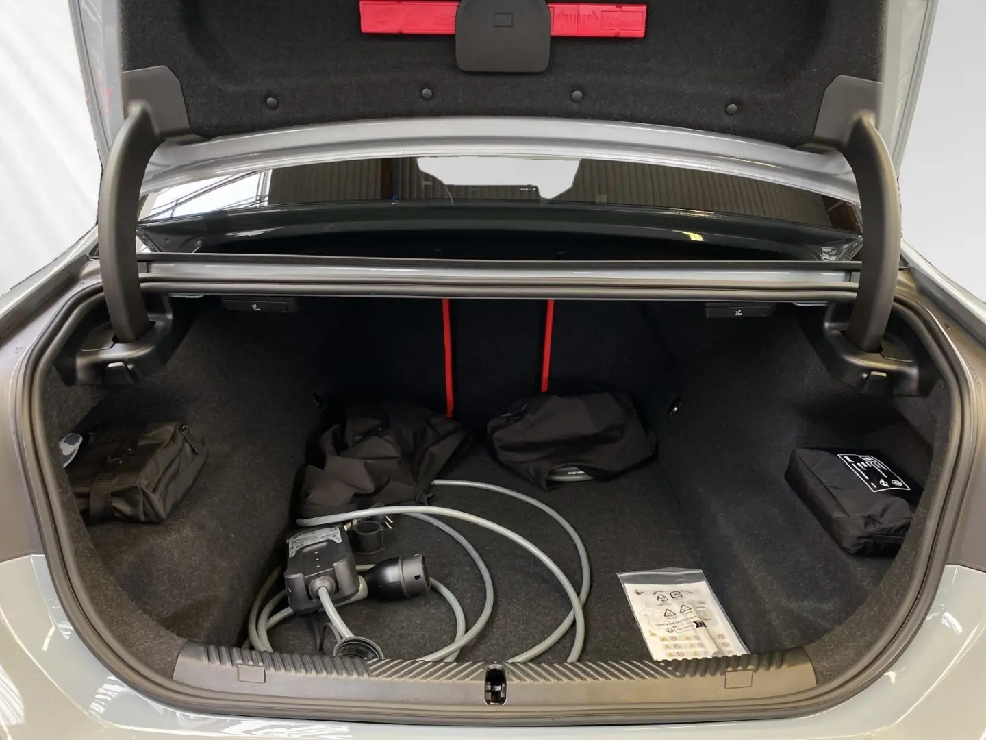 M5 Limousine M DriversPackage AHK Bowers&Wilkins