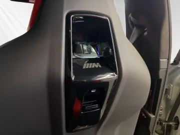 M5 Limousine M DriversPackage AHK Bowers&Wilkins