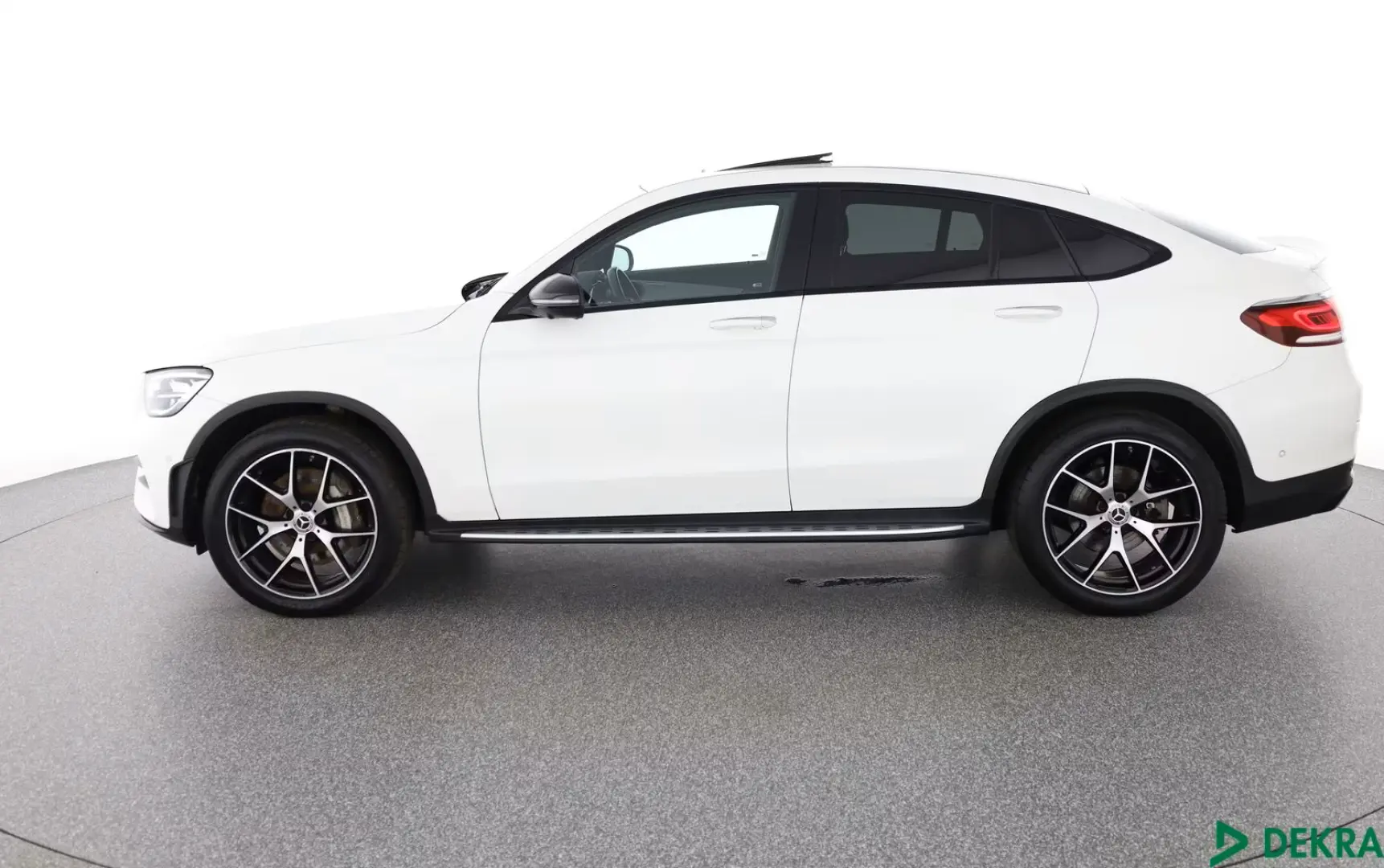 Mercedes-Benz GLC 300 e 4M AMG NIGHT AIRMATIC