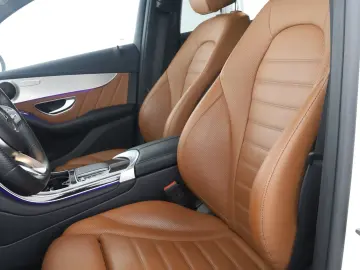 Mercedes-Benz GLC 300 e 4M AMG NIGHT AIRMATIC