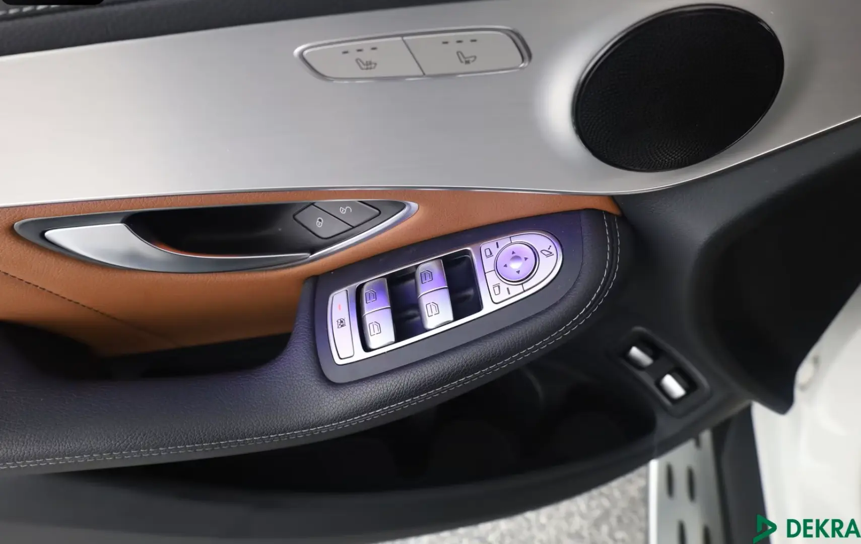 Mercedes-Benz GLC 300 e 4M AMG NIGHT AIRMATIC