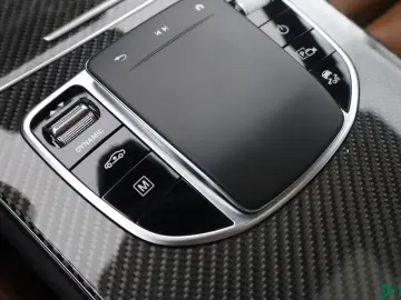 Mercedes-Benz GLC 300 e 4M AMG NIGHT AIRMATIC