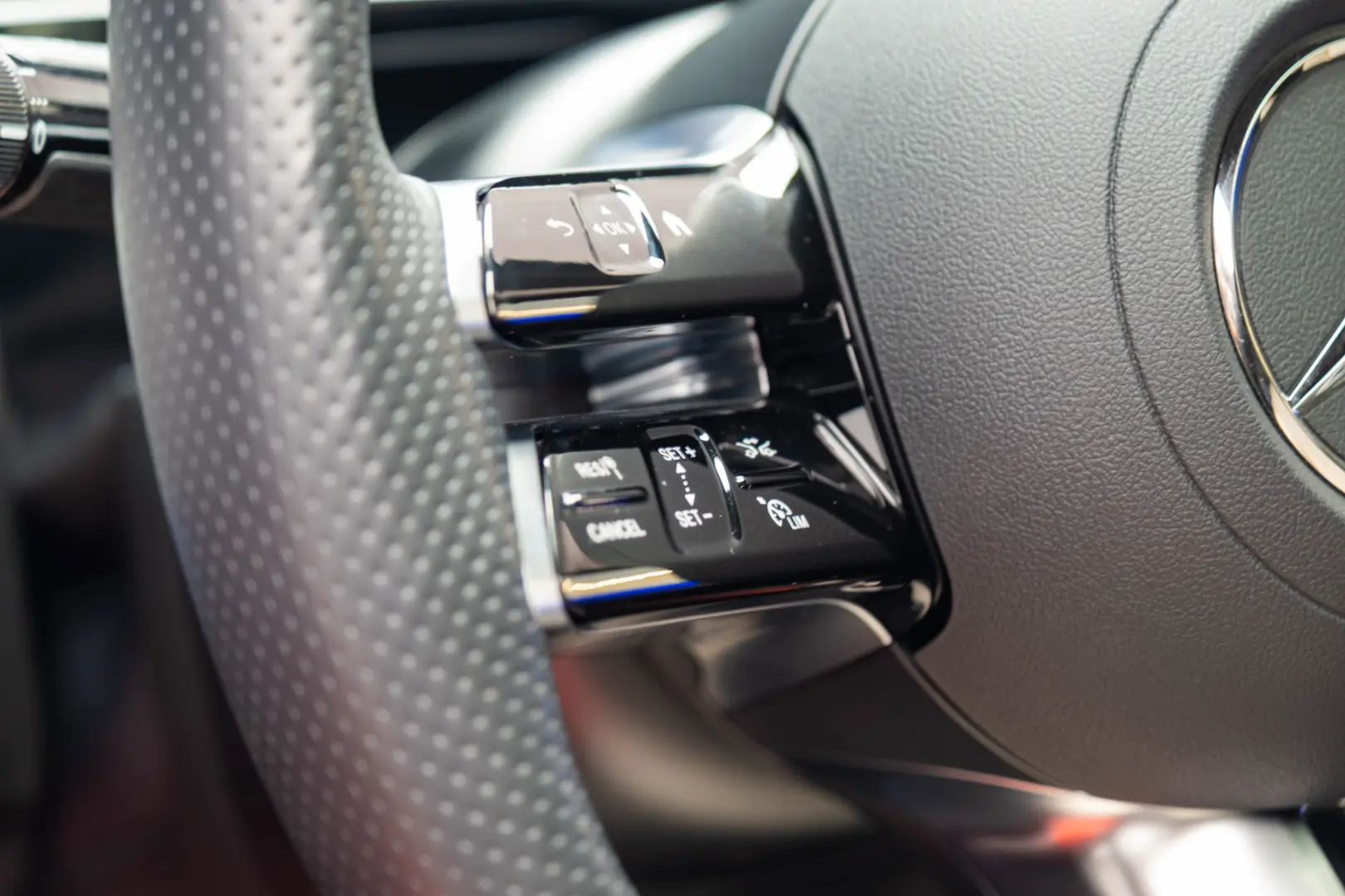 Mercedes-Benz E 220 d 4Matic 9G-TRONIC Edition AMG Line