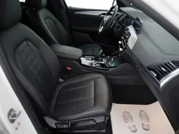 X4 xDrive 20i Advantage Leder Navi Kamera SH LED