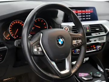 X4 xDrive 20i Advantage Leder Navi Kamera SH LED