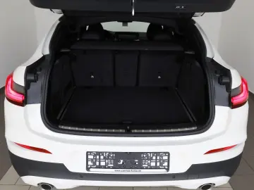 X4 xDrive 20i Advantage Leder Navi Kamera SH LED