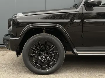 MERCEDES BENZ G 450d AMG LINE