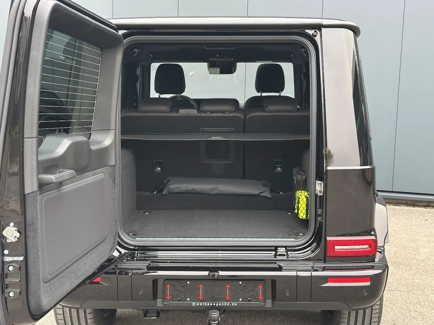 MERCEDES BENZ G 450d AMG LINE