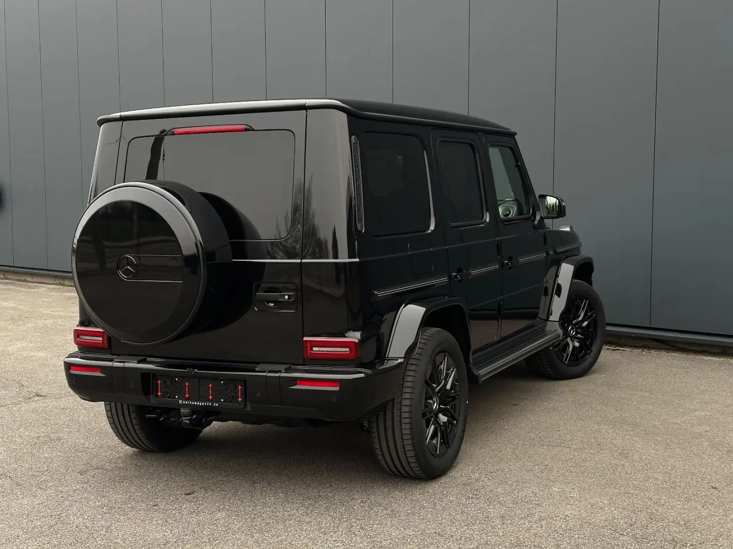 MERCEDES BENZ G 450d AMG LINE
