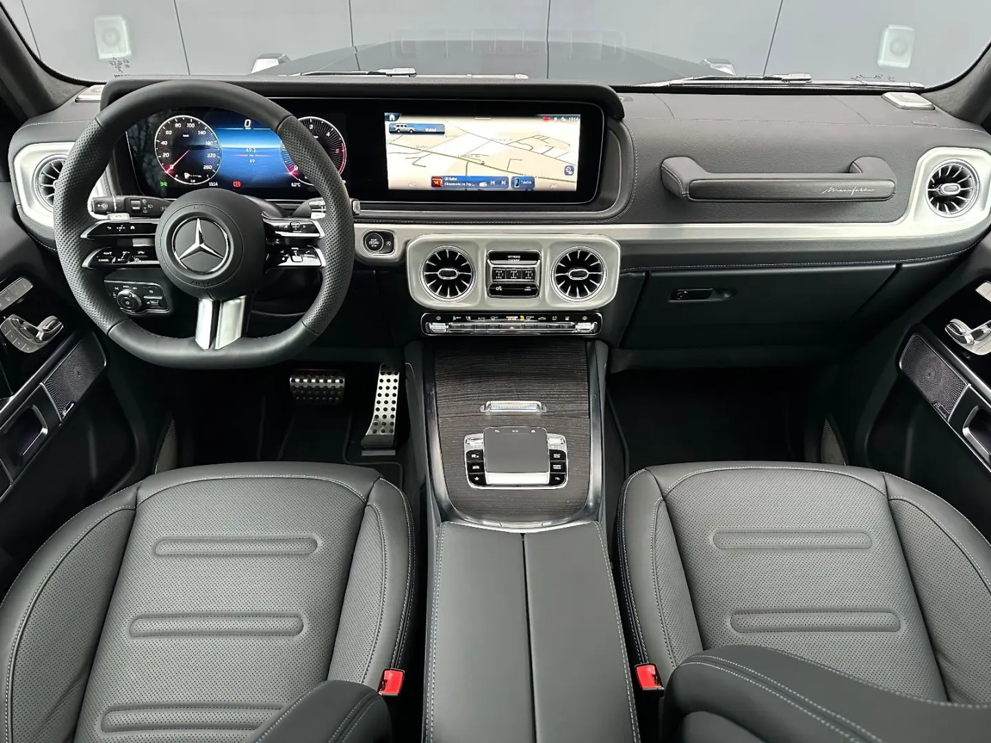 MERCEDES BENZ G 450d AMG LINE