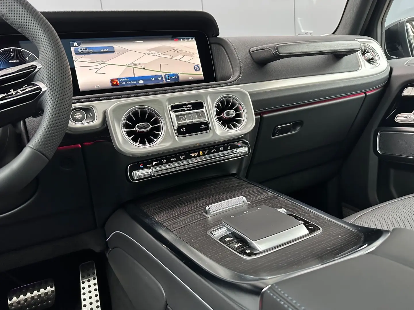 MERCEDES BENZ G 450d AMG LINE