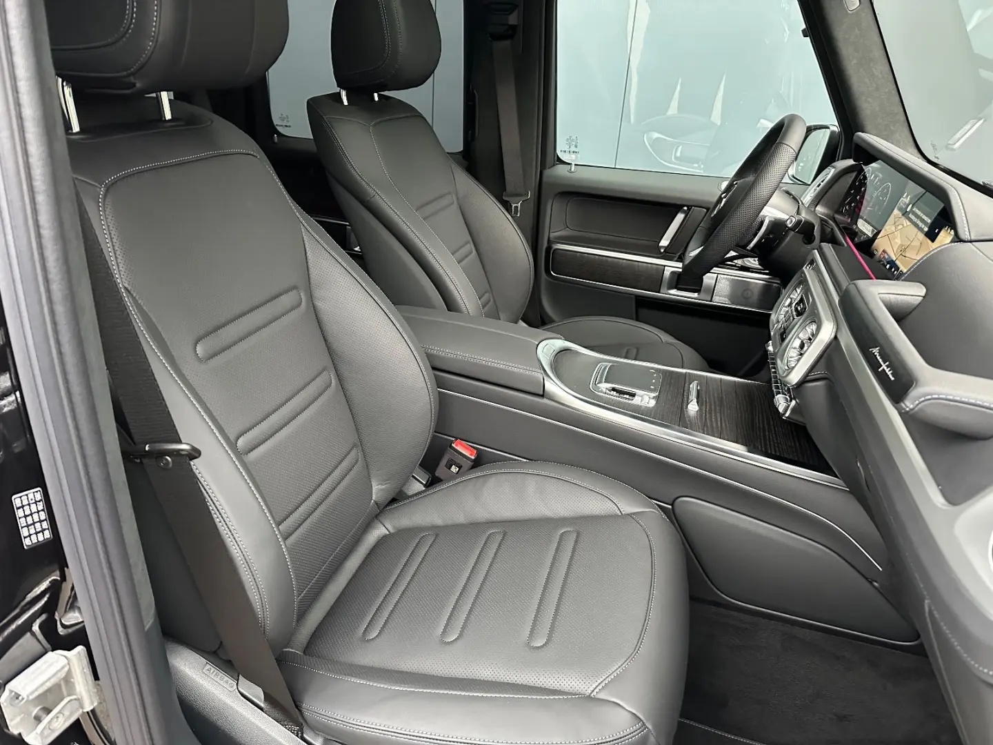 MERCEDES BENZ G 450d AMG LINE