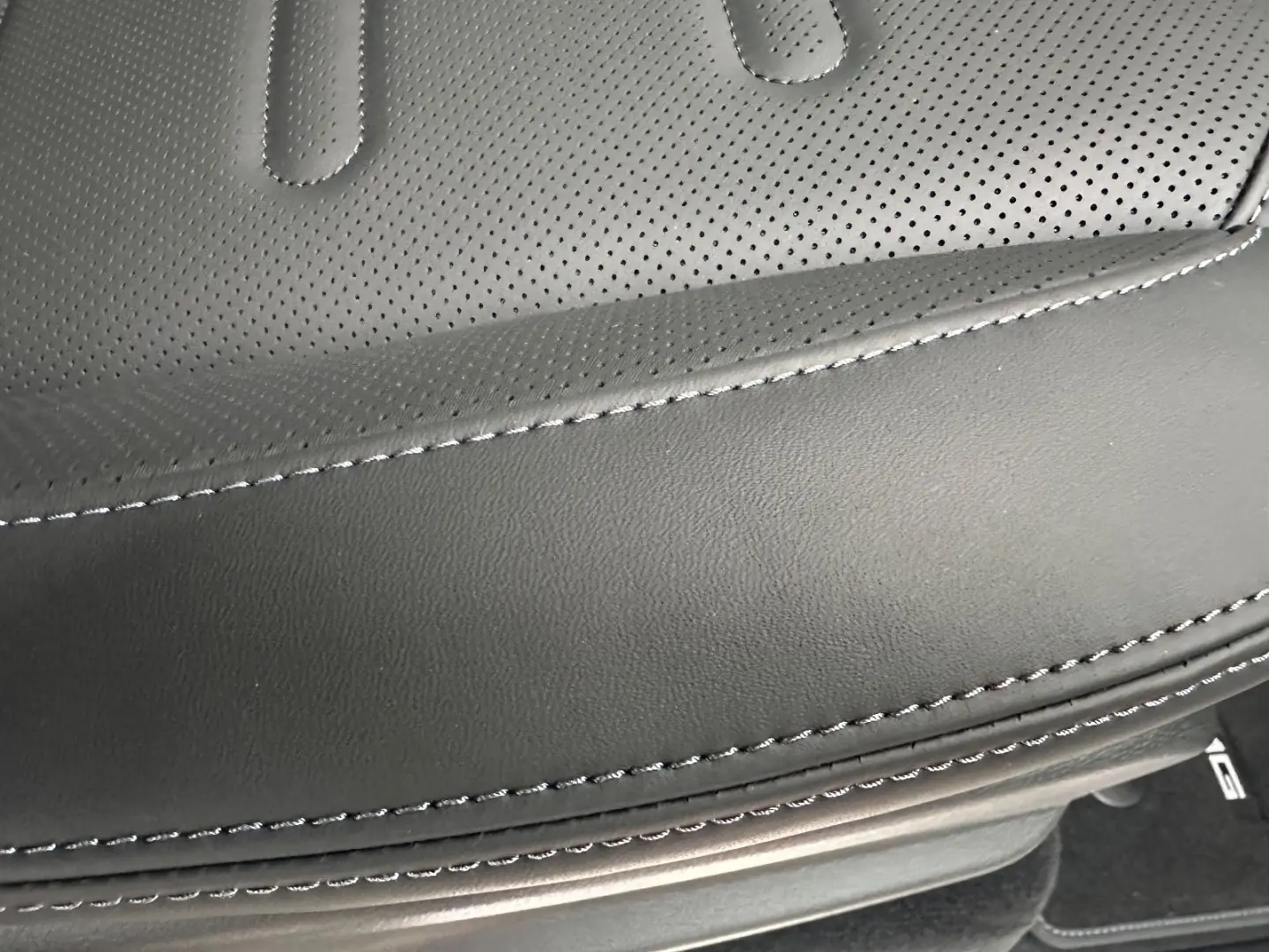 MERCEDES BENZ G 450d AMG LINE