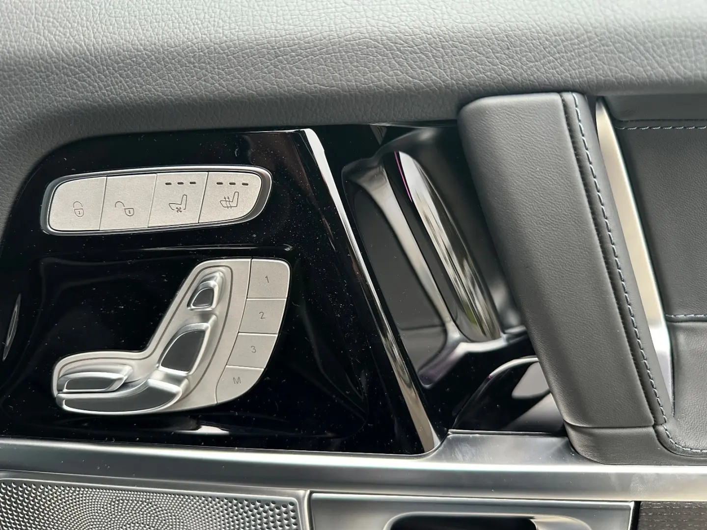 MERCEDES BENZ G 450d AMG LINE