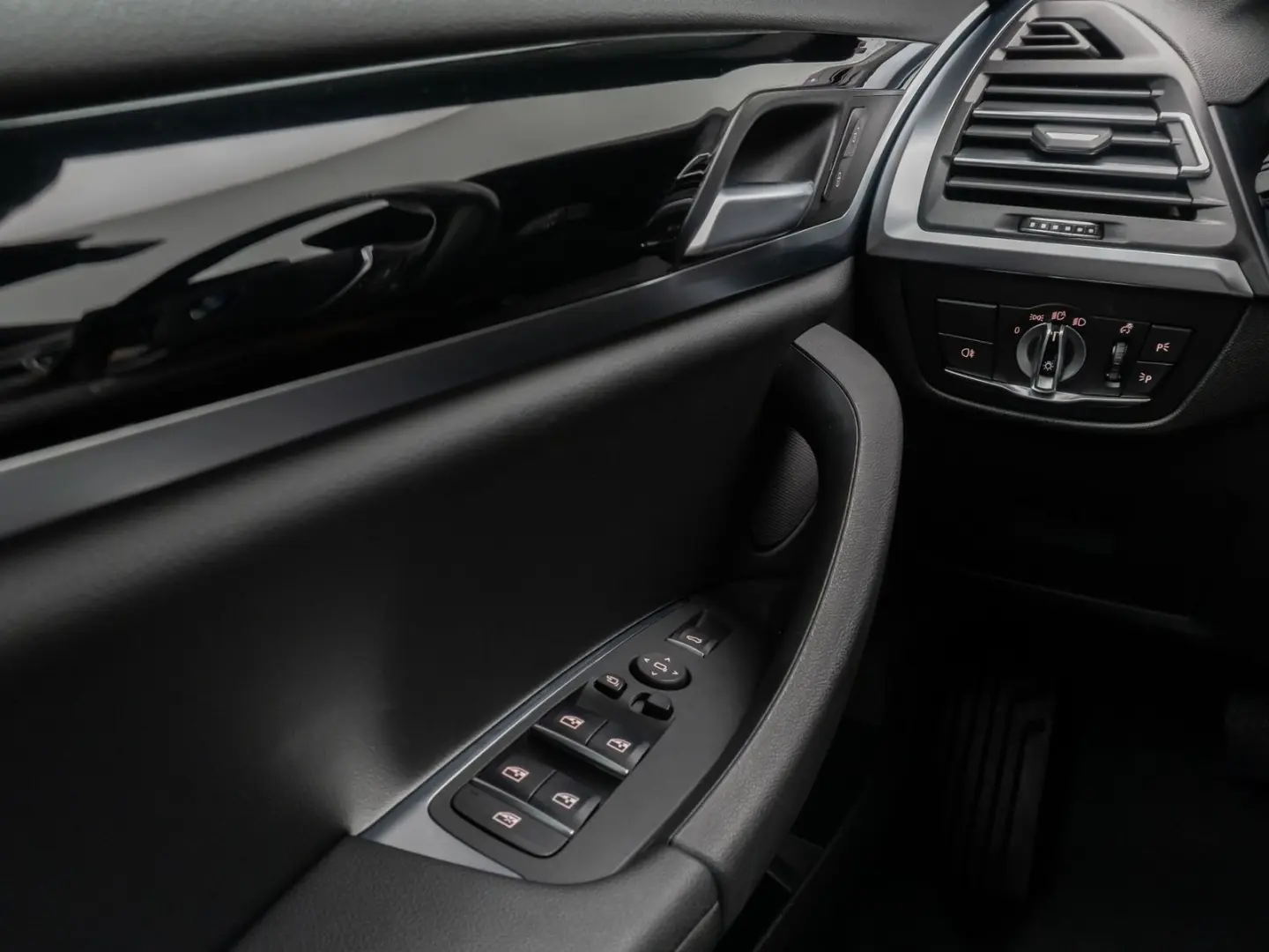 X4 xD20d DAB Kamera WLAN LED 18Zoll M Sport