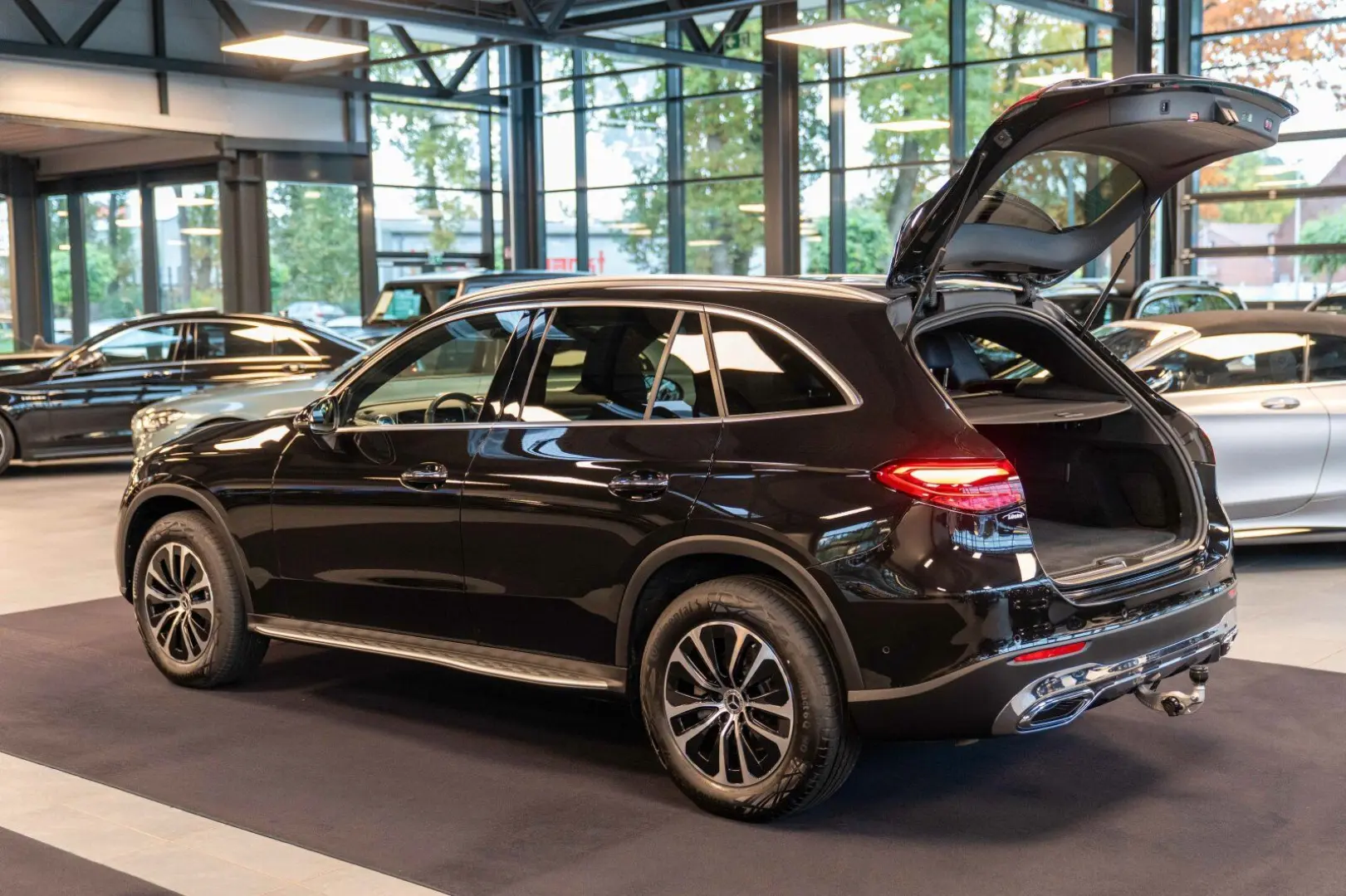 GLC 220 d 4M AVANTGARDE Burmester 360