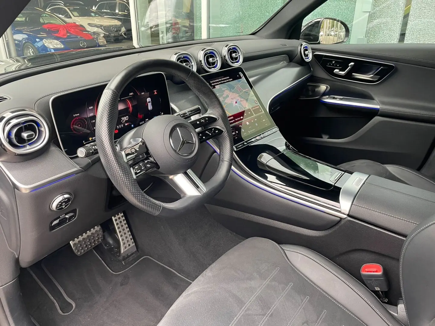 GLC 200 4M AMG  BURMESTER AHK 360 DISTRONIC