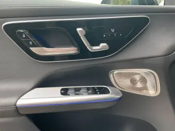 GLC 200 4M AMG  BURMESTER AHK 360 DISTRONIC