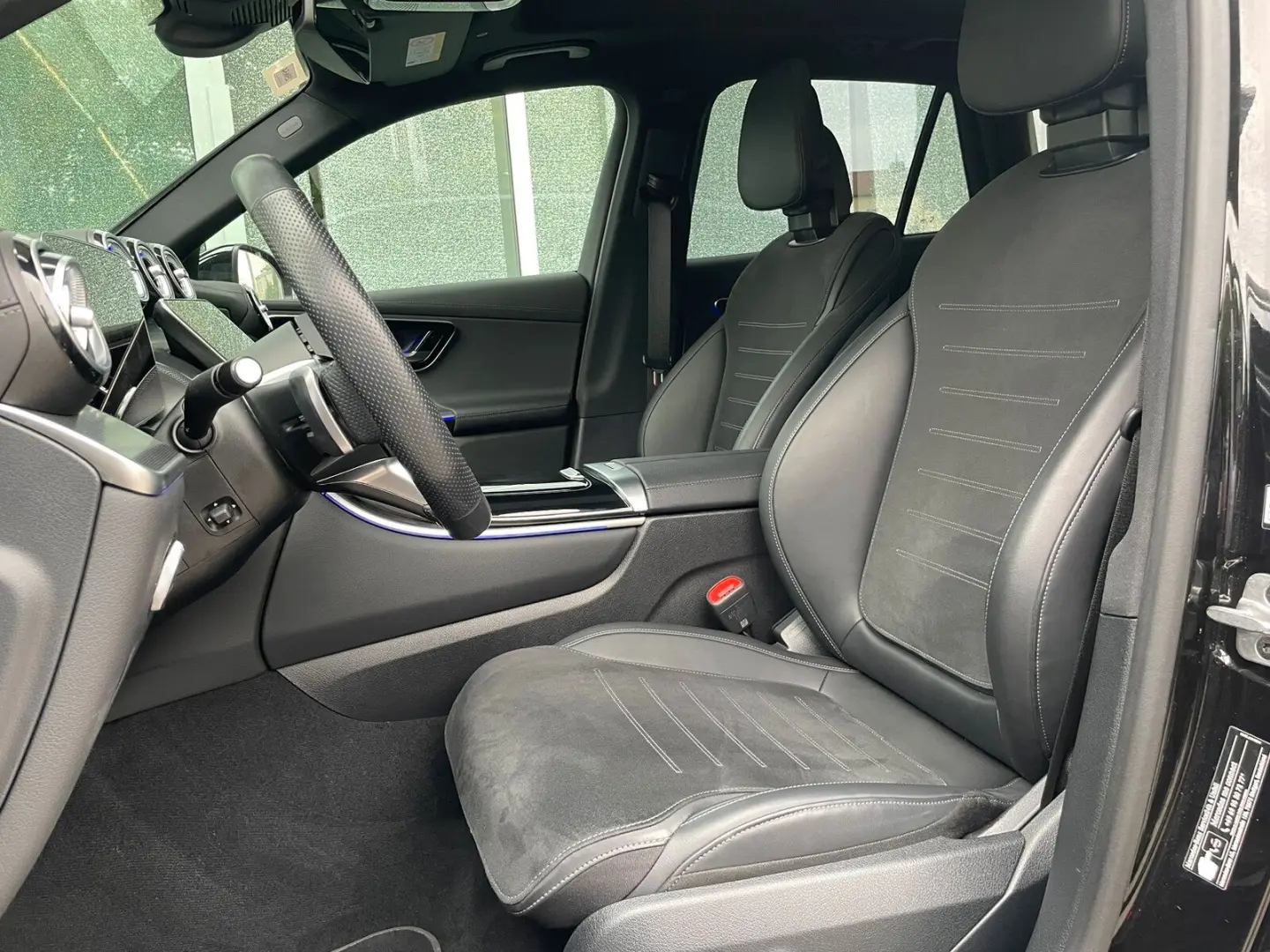 GLC 200 4M AMG  BURMESTER AHK 360 DISTRONIC