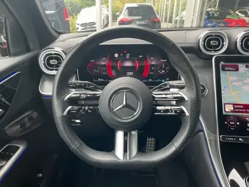 GLC 200 4M AMG  BURMESTER AHK 360 DISTRONIC