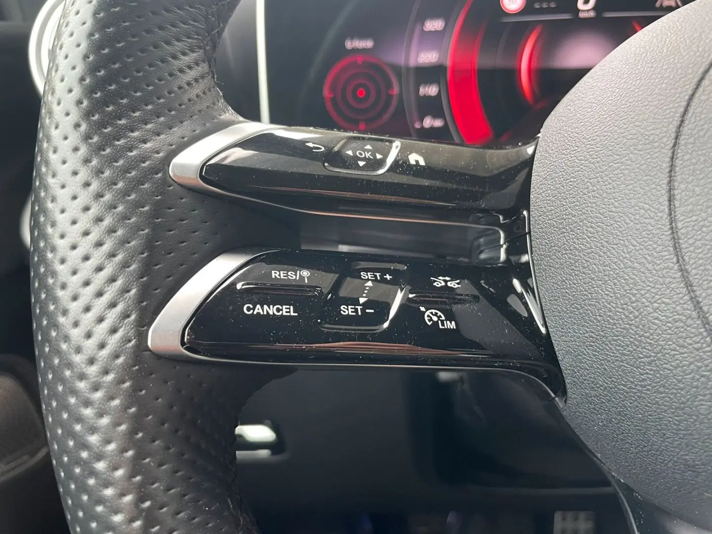 GLC 200 4M AMG  BURMESTER AHK 360 DISTRONIC