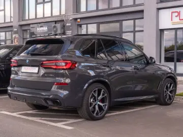 X5 xDrive 45 e M Sport