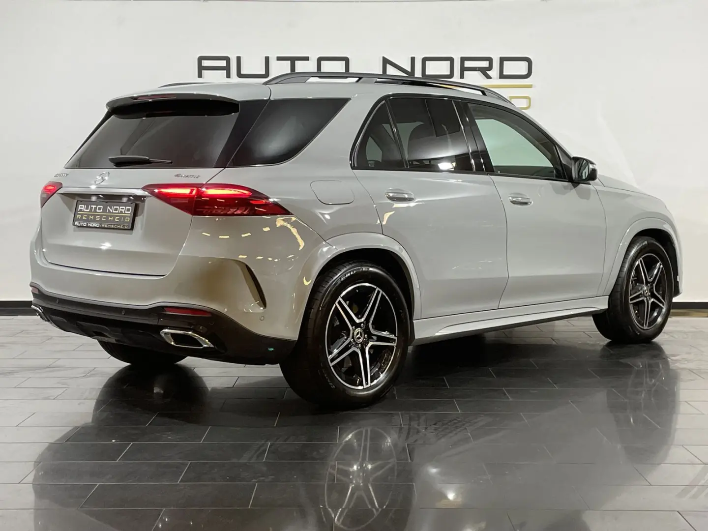 GLE 300 d 4Matic AMG Pano 360  AHK Night MBUX