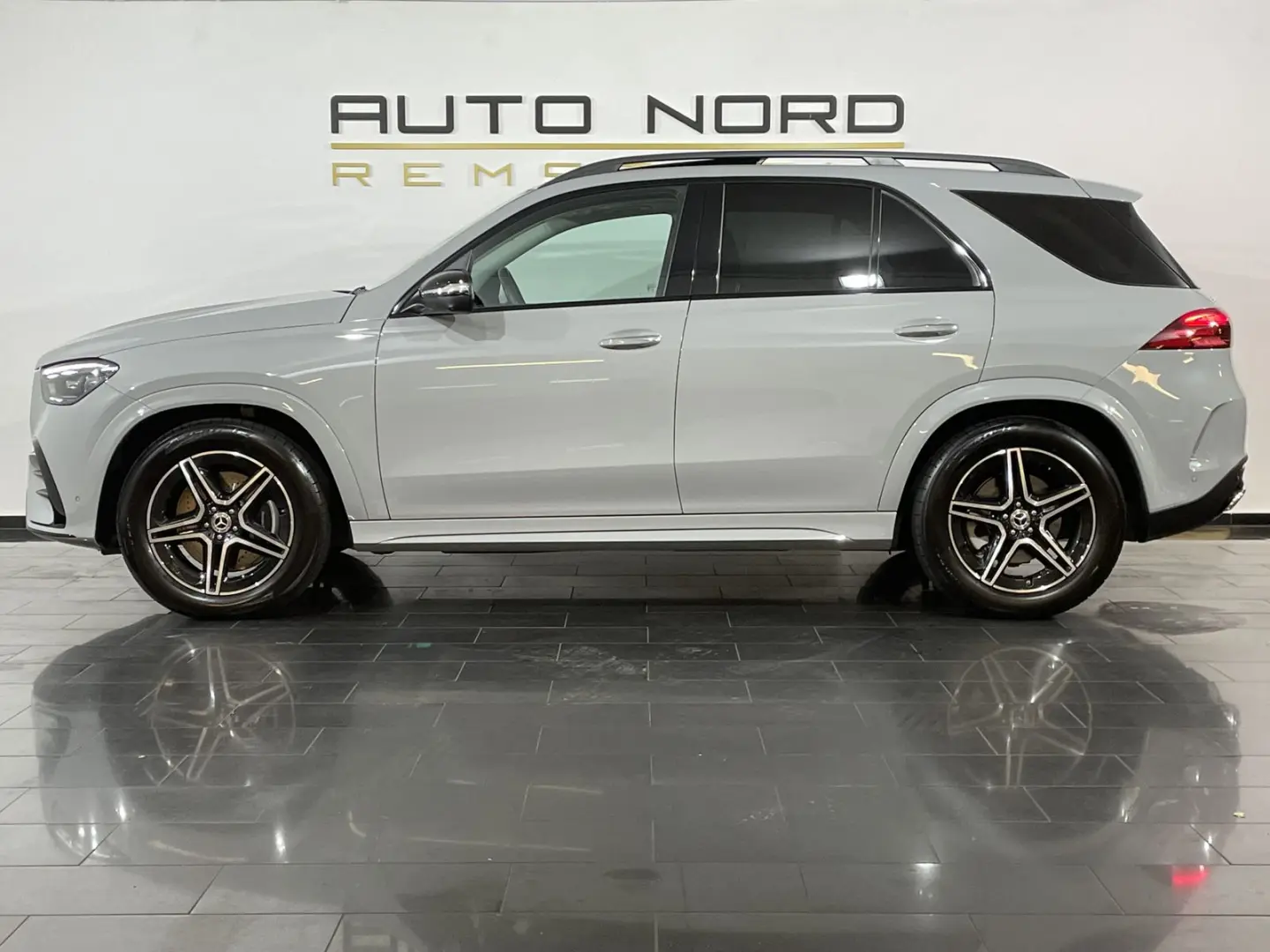 GLE 300 d 4Matic AMG Pano 360  AHK Night MBUX