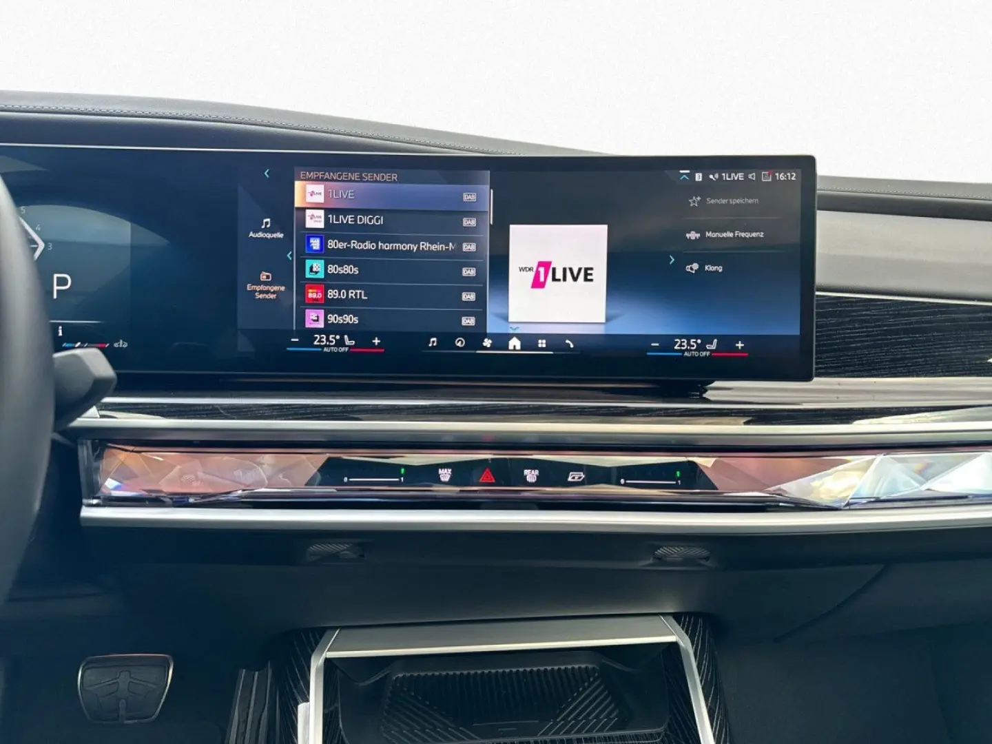 740d xD M SPORT DA PAProf Pano Iconic BW AHK 21